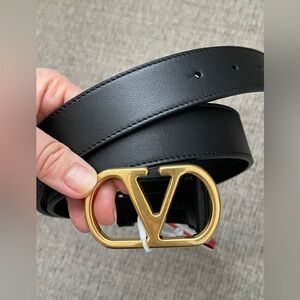 Valentino Vlogo belt size 80/32